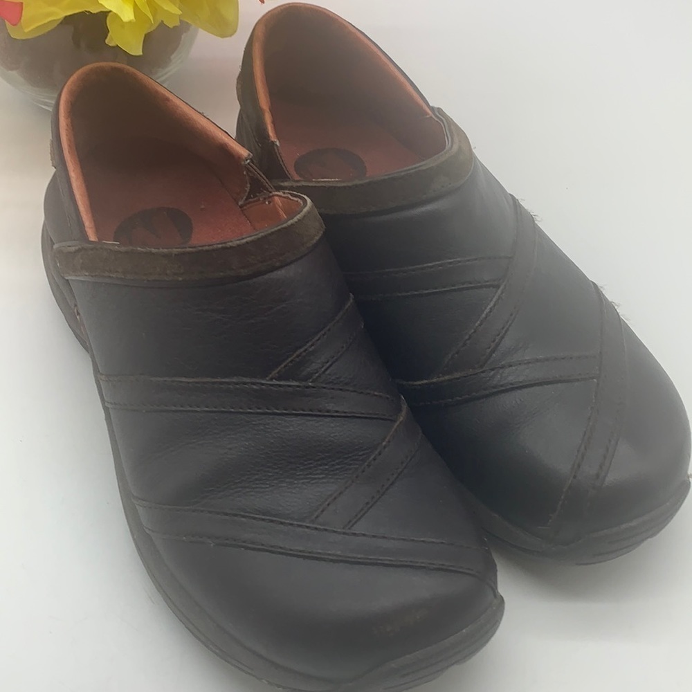 Merrell Dark Brown Slip On Clogs Sz 7. MR1092B